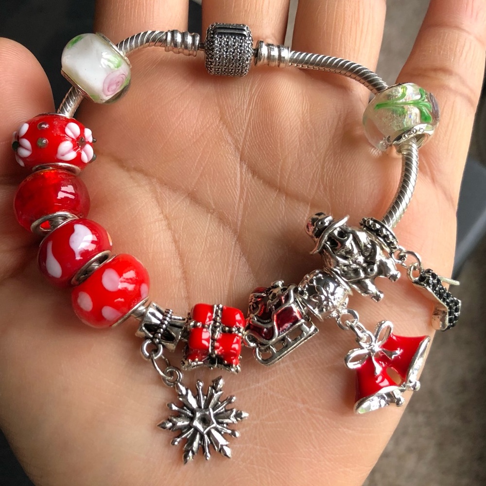 NWOT Auth Pandora Bracelet Jewelry w/ 12 Charms